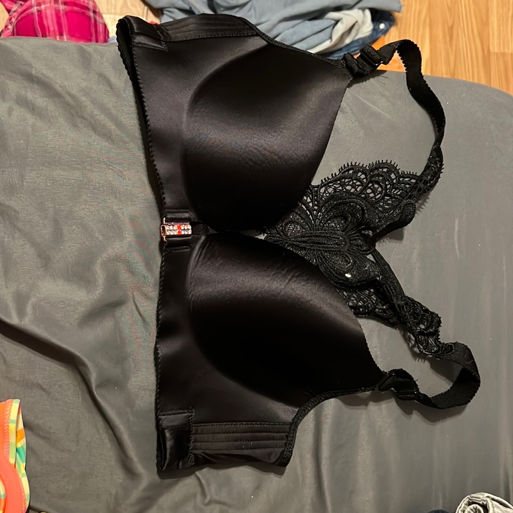 Black Lacey bra